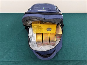 A 64-year-old incoming female passenger was sentenced to six weeks' imprisonment with a fine of $1,000 by the Fanling Magistrates' Courts today (August 4) for possessing duty-not-paid cigarettes and failing to declare them to Customs officers, in contravention of the Dutiable Commodities Ordinance. Photo shows the duty-not-paid cigarettes seized.