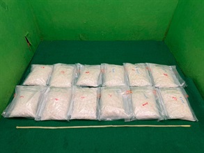 Hong Kong Customs yesterday (August 25) detected two drug trafficking cases involving passengers at Hong Kong International Airport and seized about 38 kilograms of suspected ketamine, with a total estimated market value of about 15 million. Three persons were arrested. Photo shows the suspected ketamine seized in the first case.