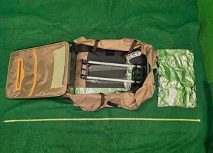 Hong Kong Customs yesterday (August 25) detected two drug trafficking cases involving passengers at Hong Kong International Airport and seized about 38 kilograms of suspected ketamine, with a total estimated market value of about 15 million. Three persons were arrested. Photo shows the suspected ketamine seized in the second case.
