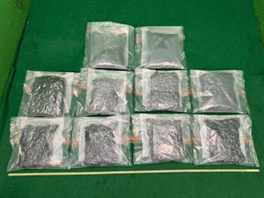 Hong Kong Customs yesterday (September 5) detected a drug trafficking case involving baggage concealment at Hong Kong International Airport and seized about 6 kilograms of suspected cannabis buds with an estimated market value of about $1.3 million. Photo shows the suspected cannabis buds seized in the case.