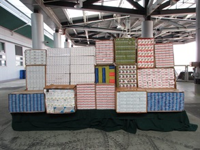 Hong Kong Customs today (October 13) detected a suspected smuggling case involving an outgoing lorry at the Hong Kong-Zhuhai-Macao Bridge Hong Kong Port and seized about 320 000 numbers of suspected pharmaceutical products with an estimated market value of about $18 million. Photo shows the suspected pharmaceutical products seized.