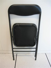 香港海關今日（二月十二日）提醒市民留意一款不安全摺椅，或會令使用者從椅子墮下。圖示該款摺椅。