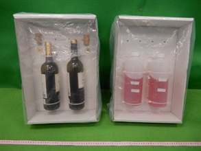 香港海關今日（二月十七日）在香港國際機場檢獲約一點七公斤懷疑液態可卡因，估計市值約一百八十萬元。