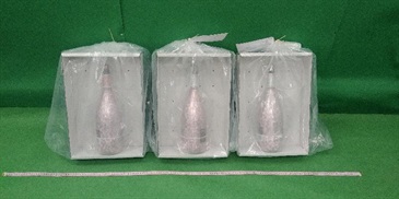 Hong Kong Customs yesterday (February 29) detected two passenger drug trafficking cases at Hong Kong International Airport. About 3 kilograms of suspected methamphetamine and 4.5 kilograms of suspected liquid cocaine with an estimated market value of about $7 million were seized in total. Photo shows the suspected liquid cocaine seized.