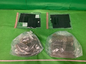 香港海關今日（三月六日）在香港國際機場檢獲約三點二公斤懷疑冰毒及約八點三公斤懷疑可卡因，估計市值共約一千萬元。圖示檢獲的懷疑可卡因。