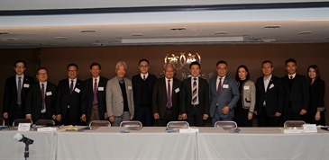 A glimpse of the sharing session in the General Committee Meeting of CMAHK