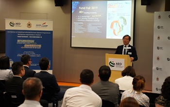 Chairman of Hong Kong Productivity Council and Honorary Trade Advisor of the Ministry of Commerce of Thailand, Mr. Willy Lin, GBS, JP introduces the market overview and new business opportunities in Thailand